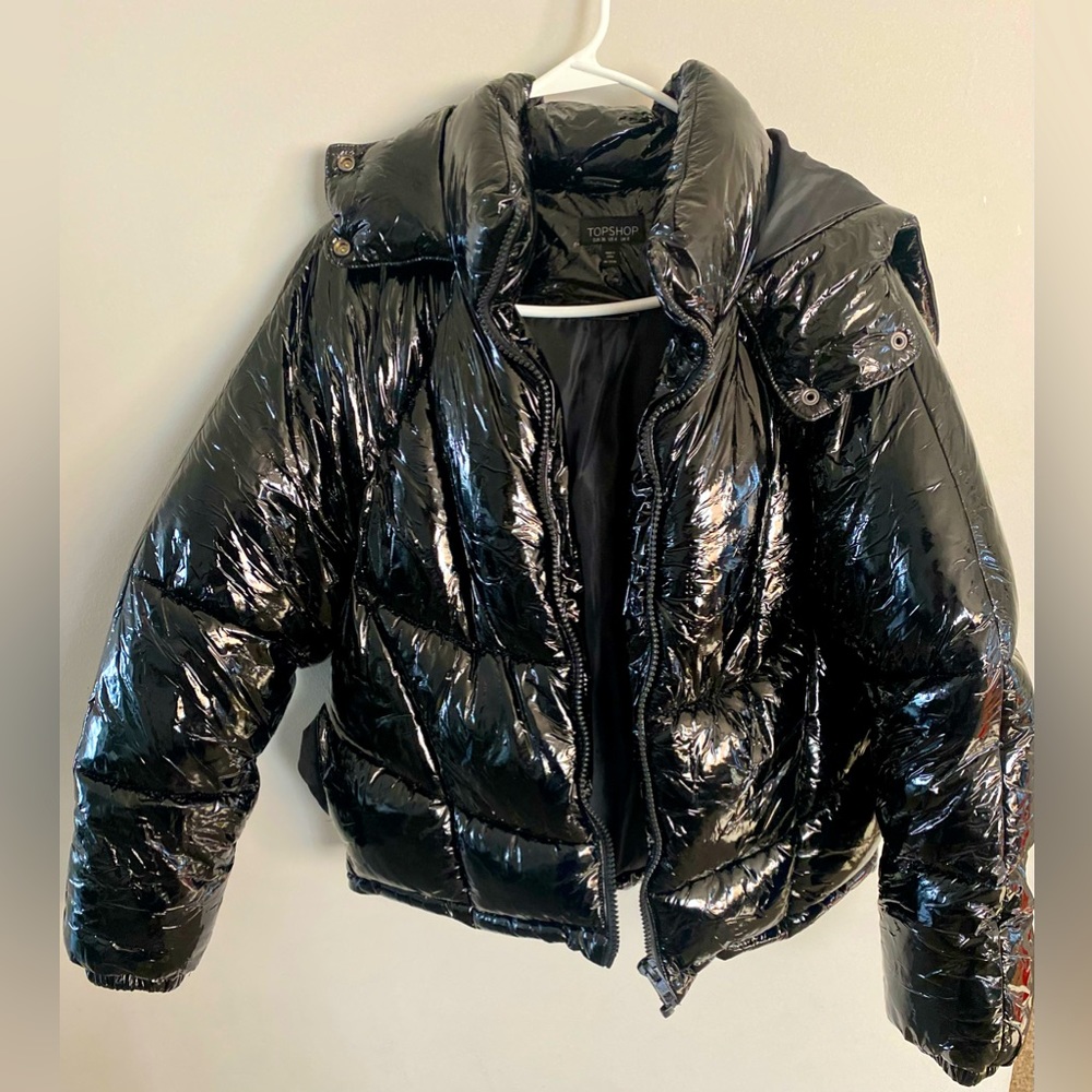 TopShop US SIZE 4 pufffer jacket in Black. Worn once.